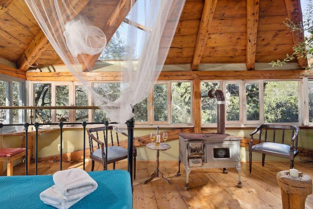 Вилла Margaritis'S Treehouse Парамонас Экстерьер фото